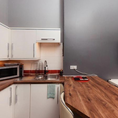אדינבורו Warm Apartment By Holyrood Palace! מראה חיצוני תמונה