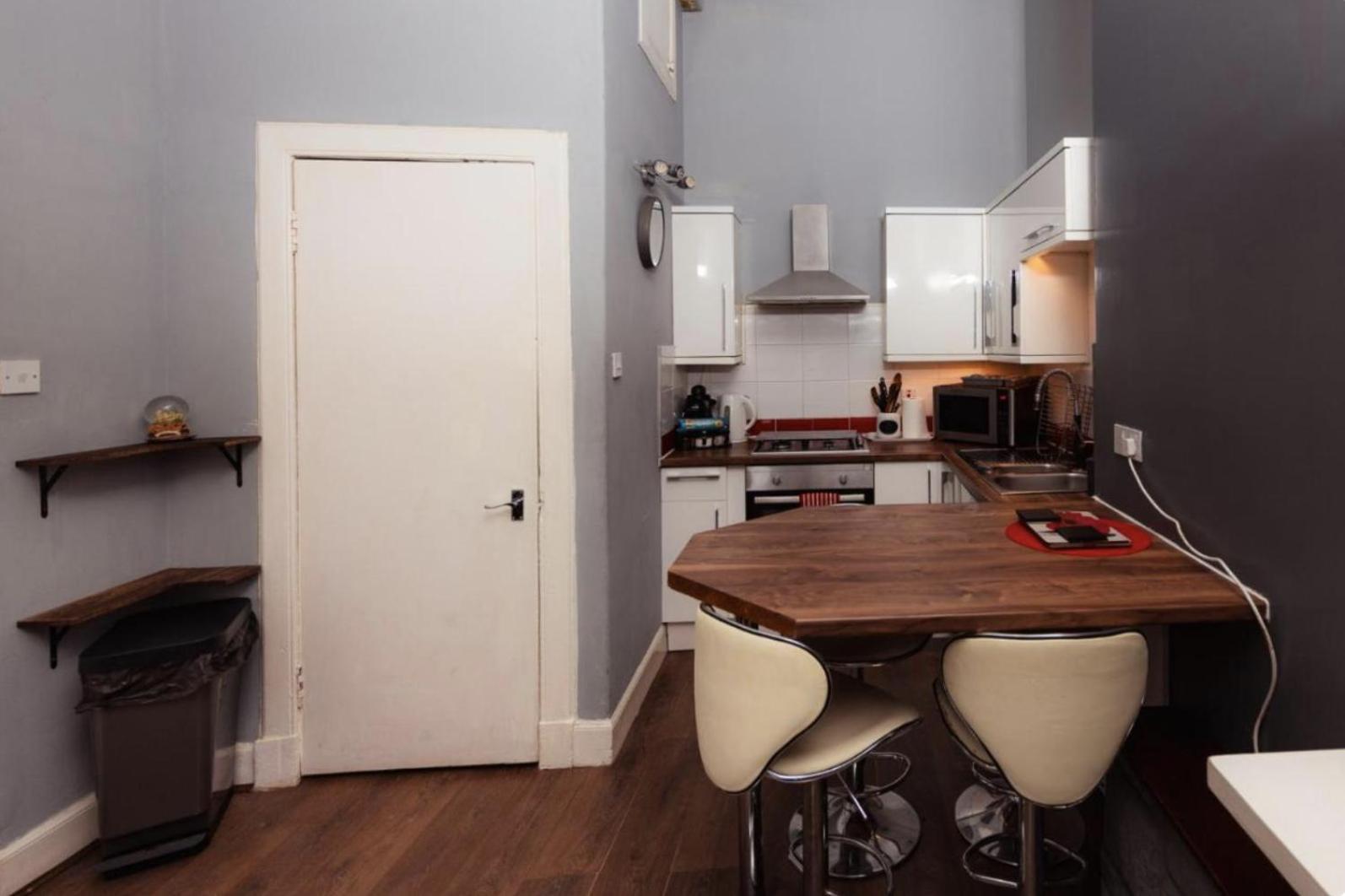 אדינבורו Warm Apartment By Holyrood Palace! מראה חיצוני תמונה
