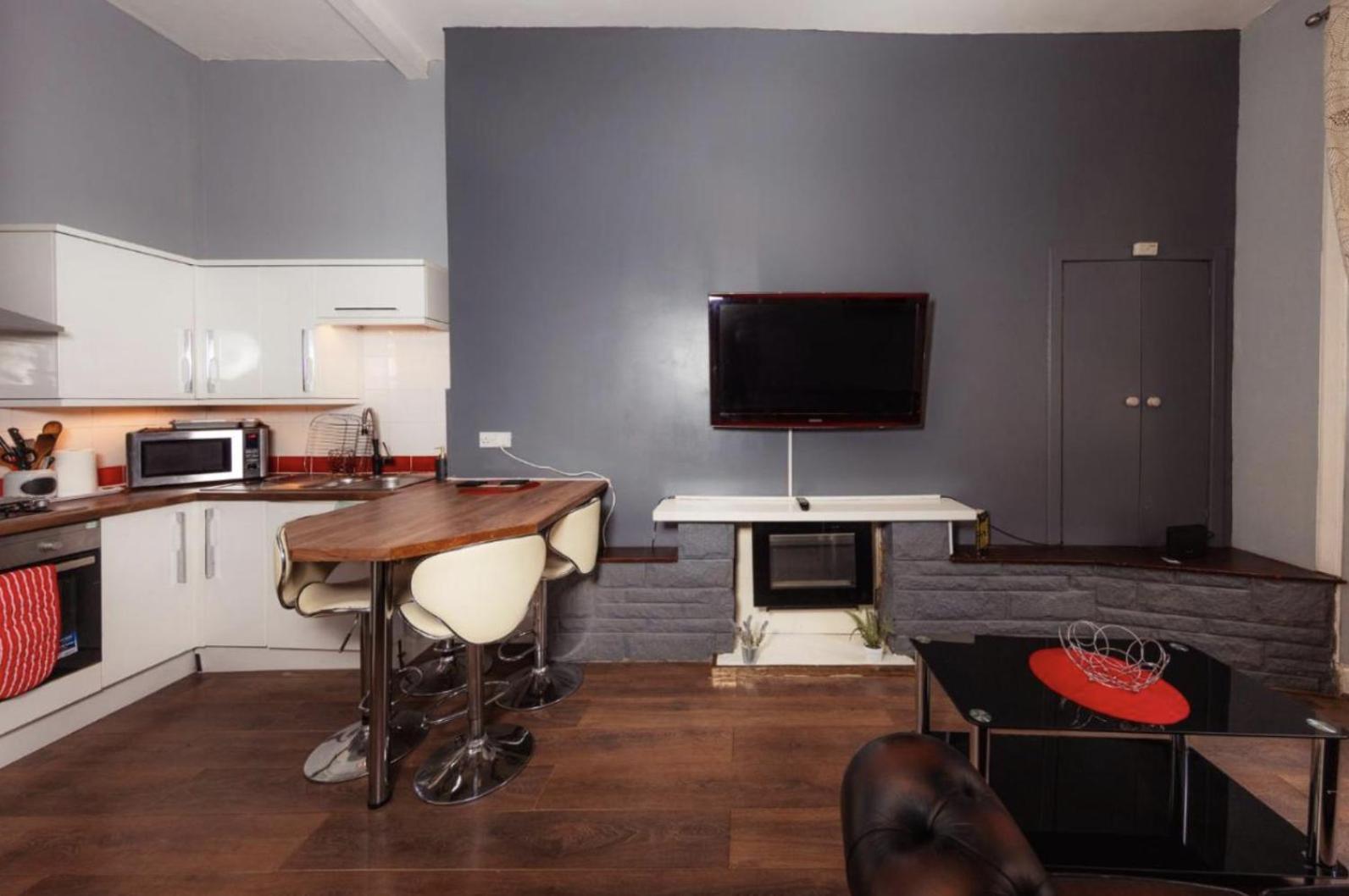 אדינבורו Warm Apartment By Holyrood Palace! מראה חיצוני תמונה