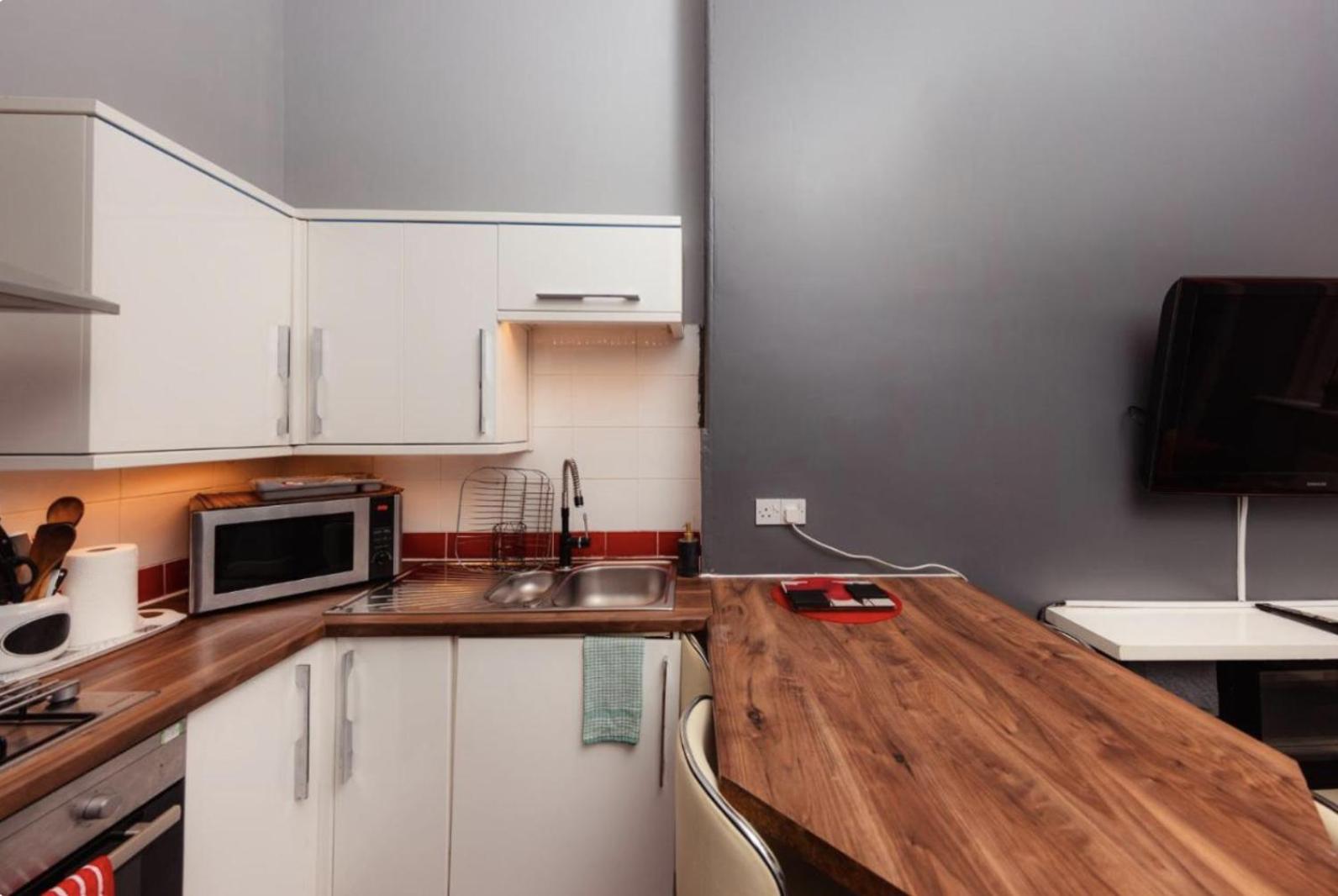 אדינבורו Warm Apartment By Holyrood Palace! מראה חיצוני תמונה